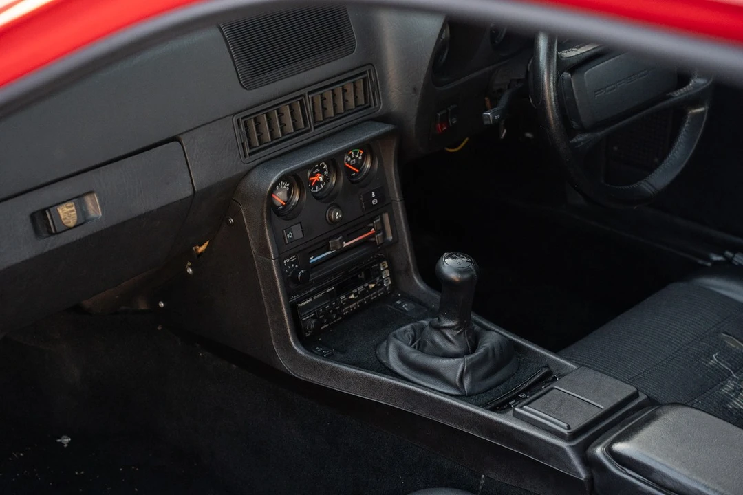 1988 Porsche 924 S - Image 27 of 30