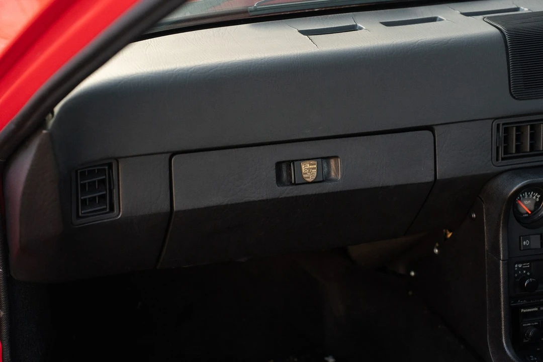 1988 Porsche 924 S - Image 28 of 30