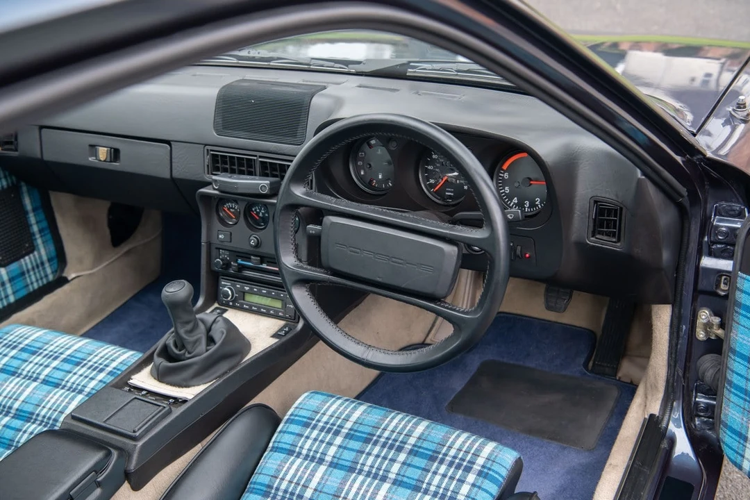 1988 Porsche 924 S - Image 2 of 30