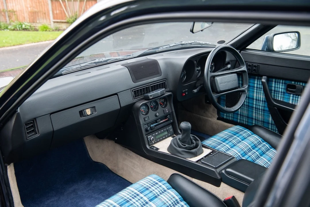 1988 Porsche 924 S - Image 6 of 30