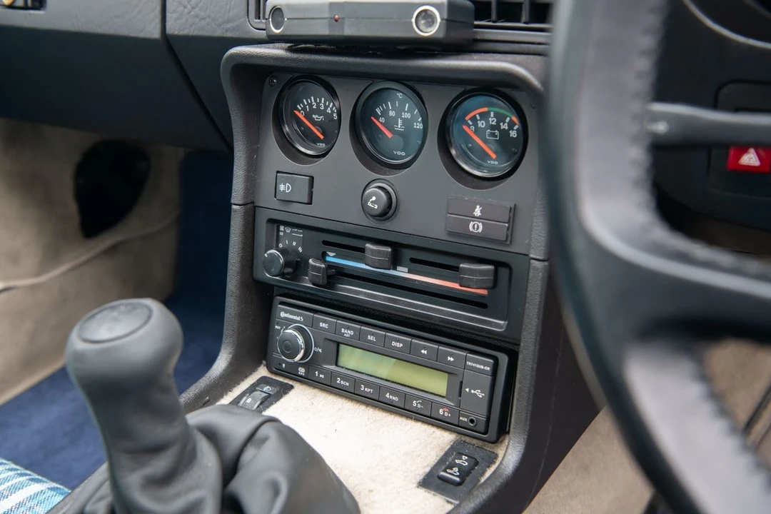 1988 Porsche 924 S - Image 10 of 30