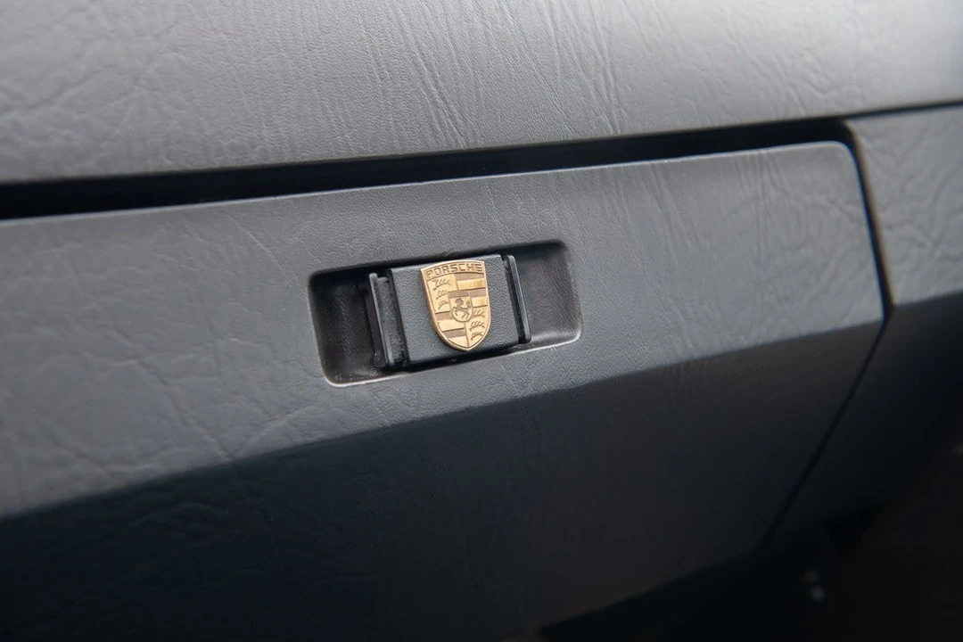 1988 Porsche 924 S - Image 18 of 30