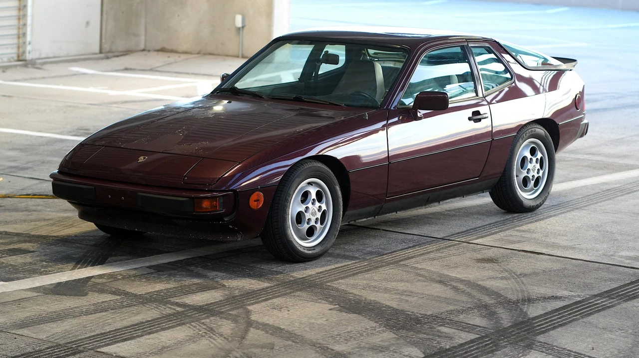 1988 Porsche 924 S - Image 9 of 31