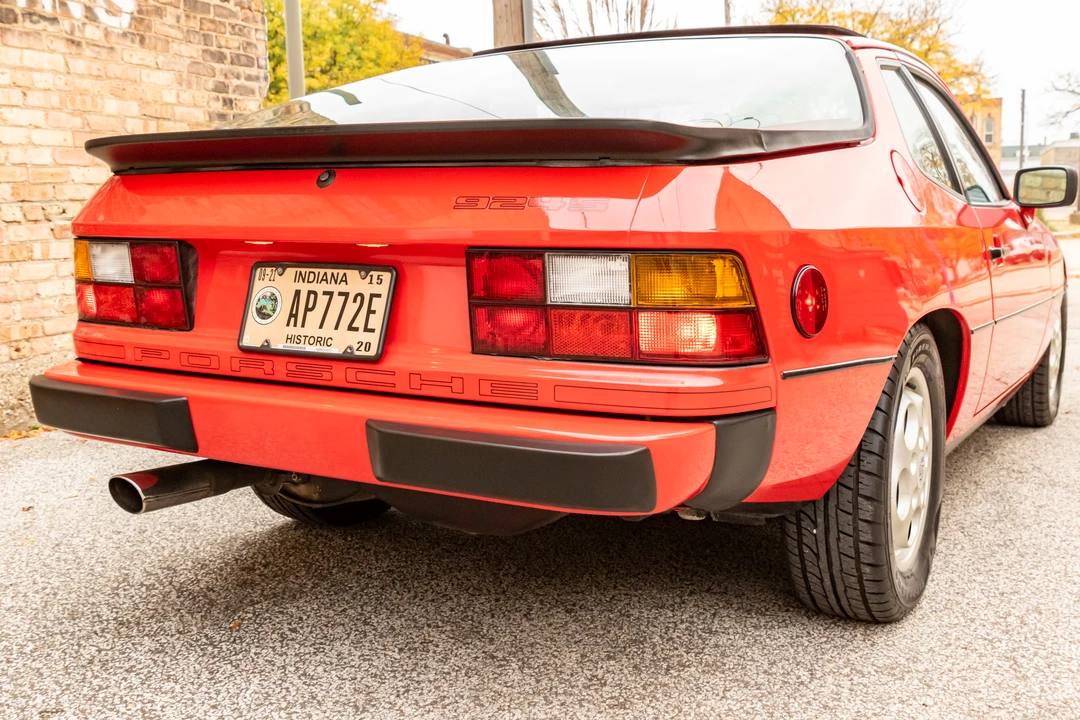 1988 Porsche 924 S - Image 8 of 31