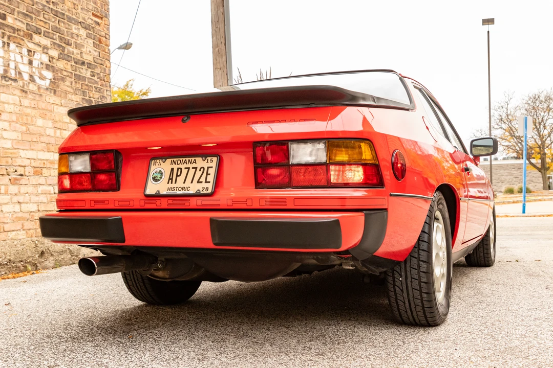 1988 Porsche 924 S - Image 7 of 31
