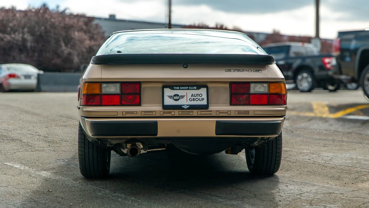 1988 Porsche 924 S - Image 10 of 31