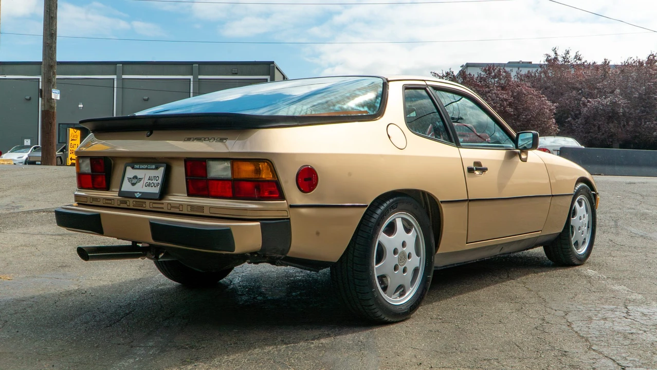 1988 Porsche 924 S - Image 9 of 31