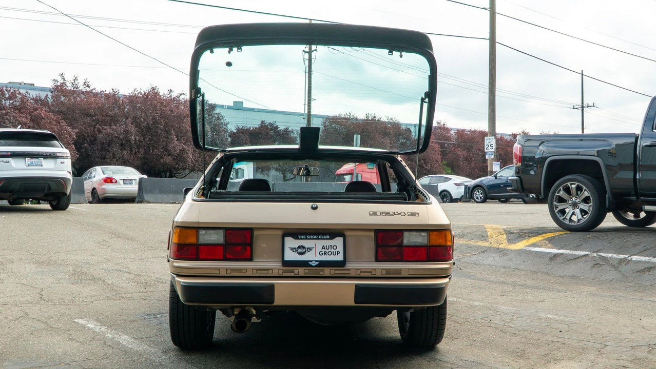 1988 Porsche 924 S - Image 15 of 31