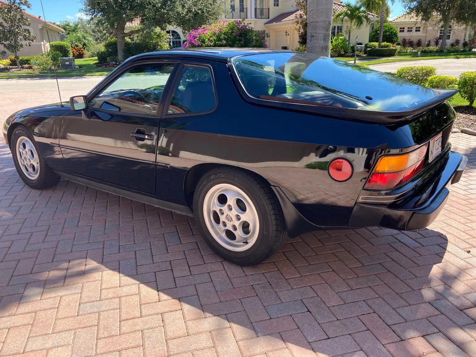 1988 Porsche 924 S - Image 7 of 31