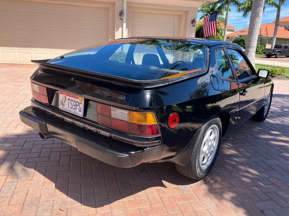1988 Porsche 924 S - Image 5 of 31