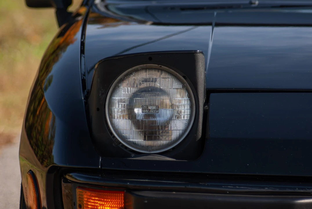 1988 Porsche 924 S - Image 27 of 31