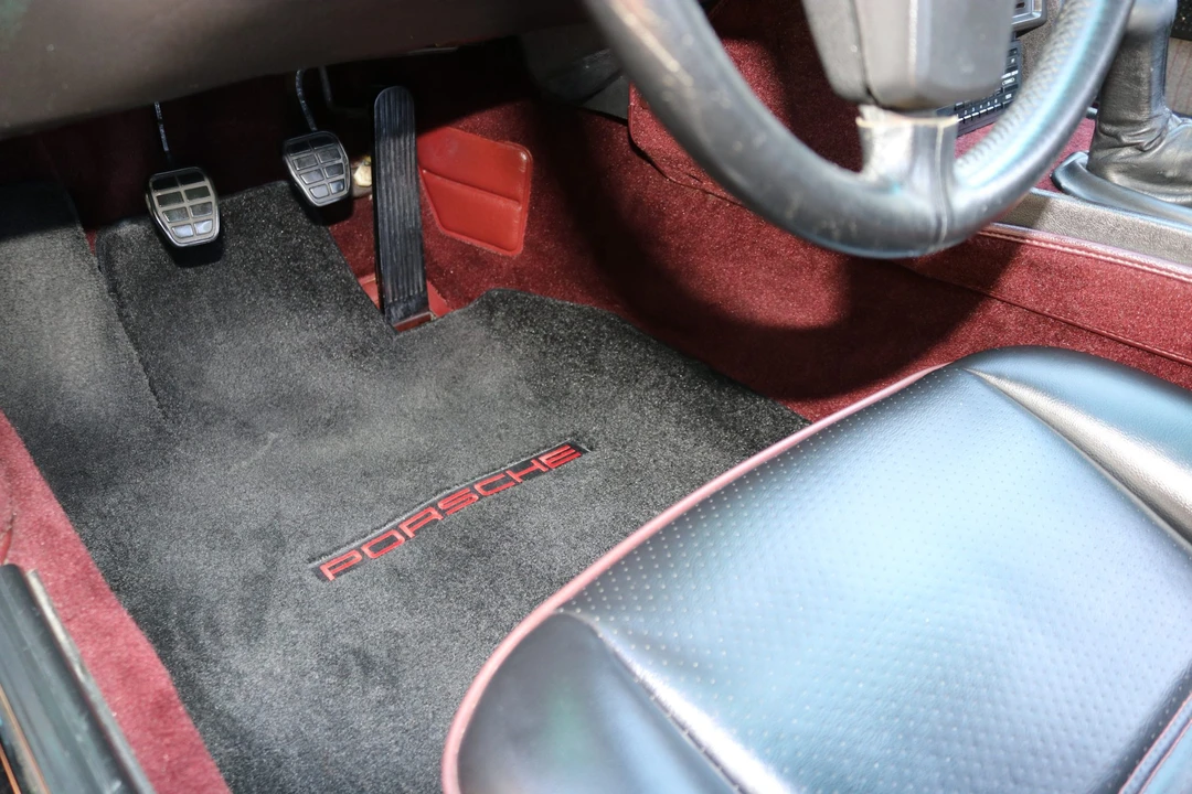 1988 Porsche 924 S - Image 26 of 31
