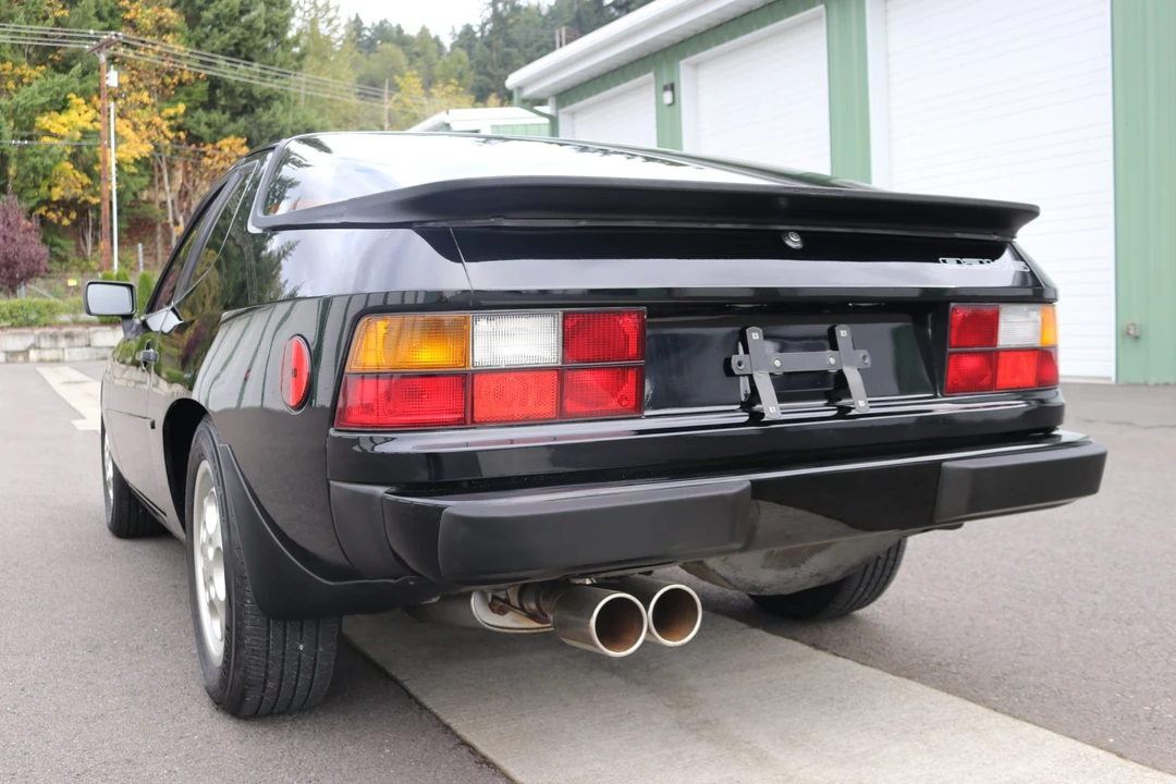 1988 Porsche 924 S - Image 9 of 31