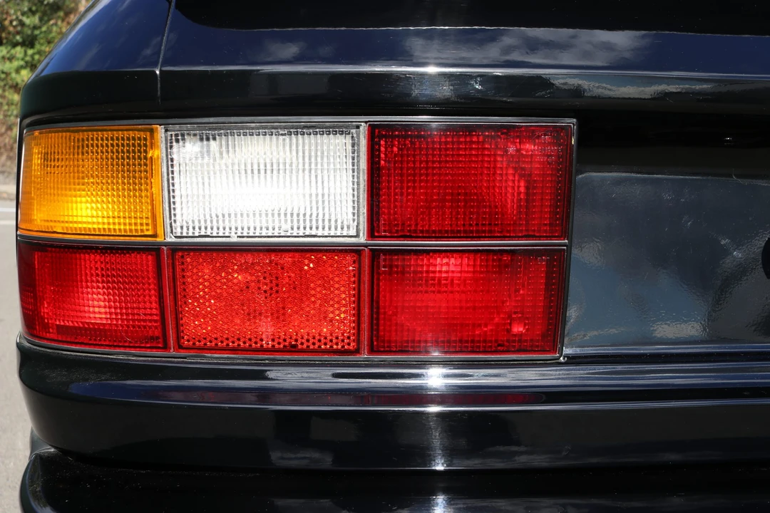 1988 Porsche 924 S - Image 14 of 31