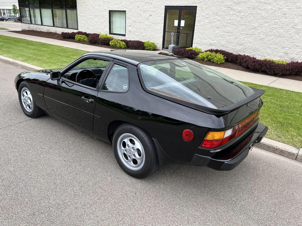 1988 Porsche 924 S - Image 15 of 31