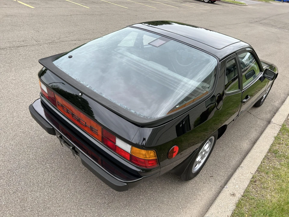 1988 Porsche 924 S - Image 10 of 31
