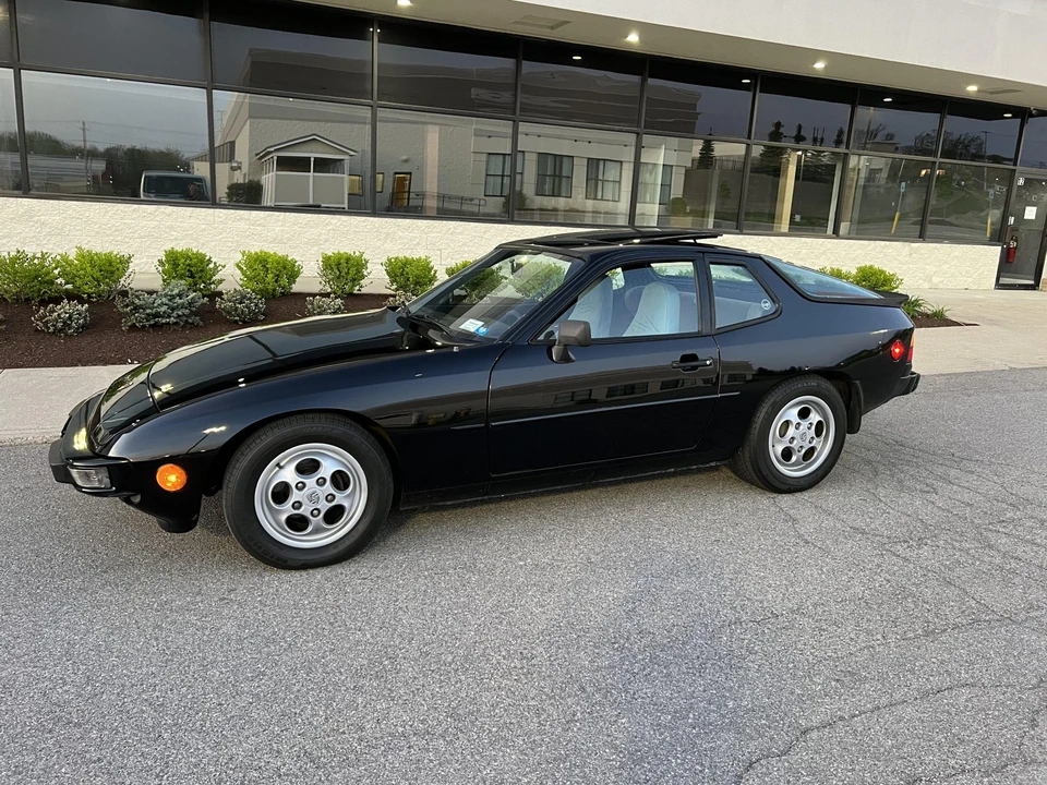 1988 Porsche 924 S - Image 3 of 31