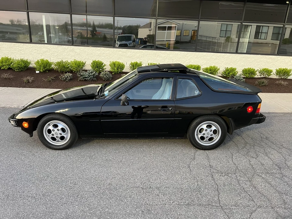 1988 Porsche 924 S - Image 17 of 31