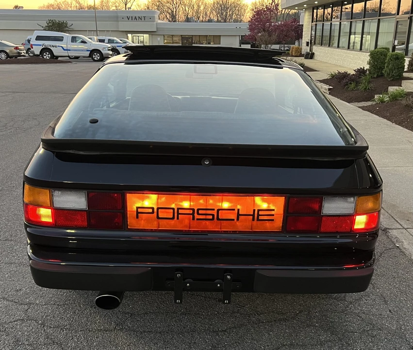 1988 Porsche 924 S - Image 11 of 31