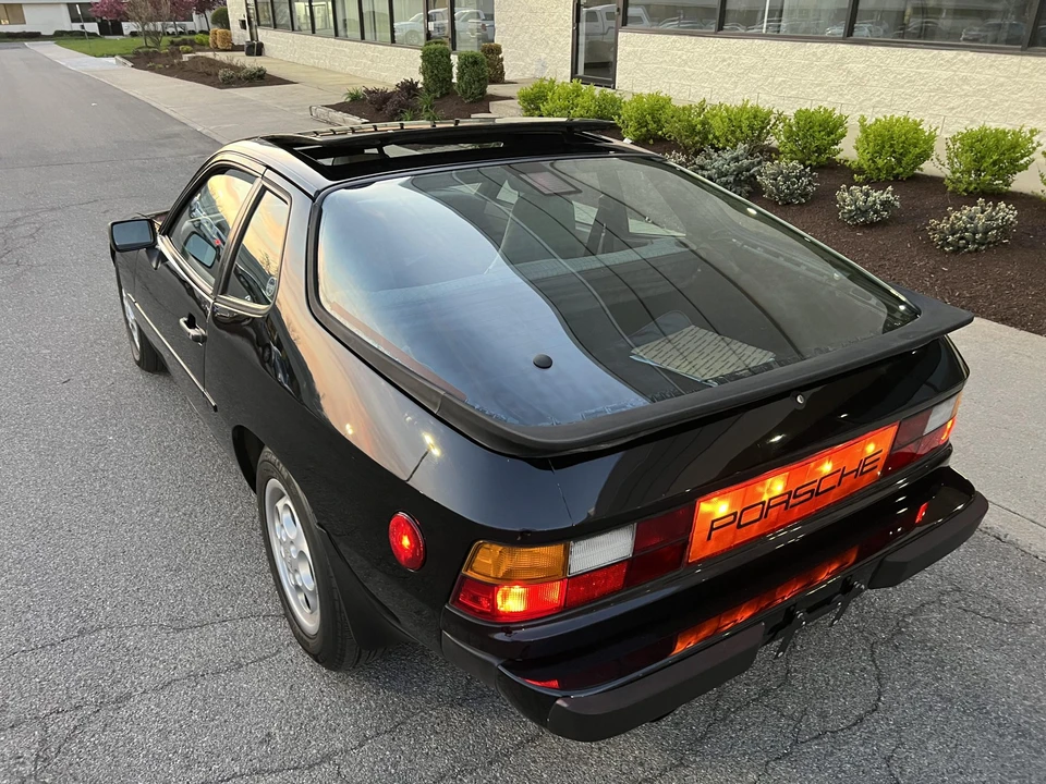 1988 Porsche 924 S - Image 12 of 31