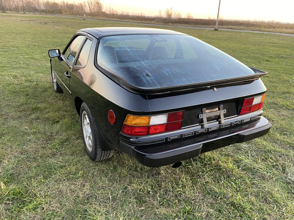 1988 Porsche 924 S - Image 9 of 31
