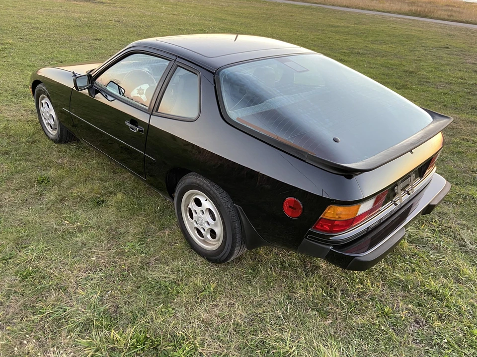 1988 Porsche 924 S - Image 8 of 31