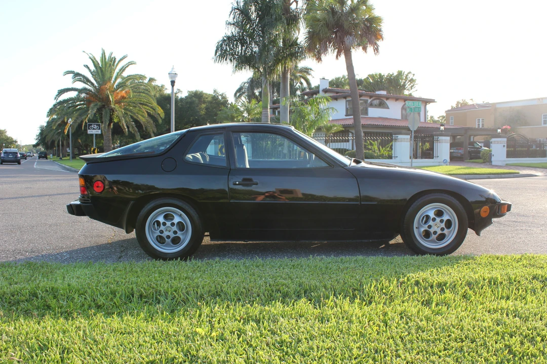 1988 Porsche 924 S - Image 5 of 31