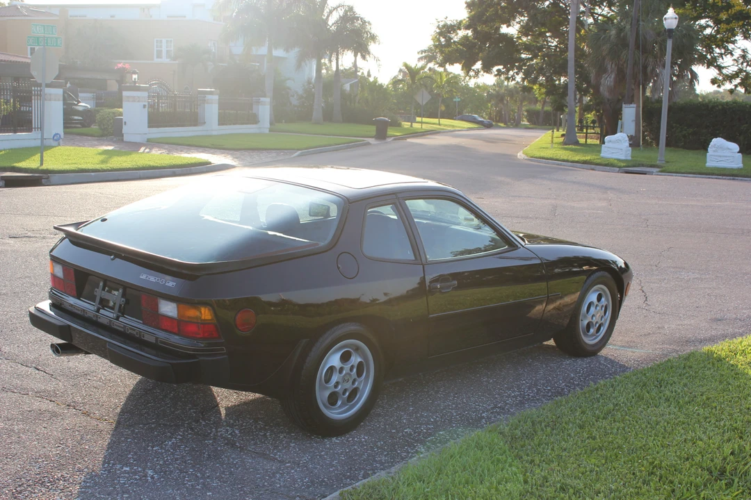 1988 Porsche 924 S - Image 7 of 31