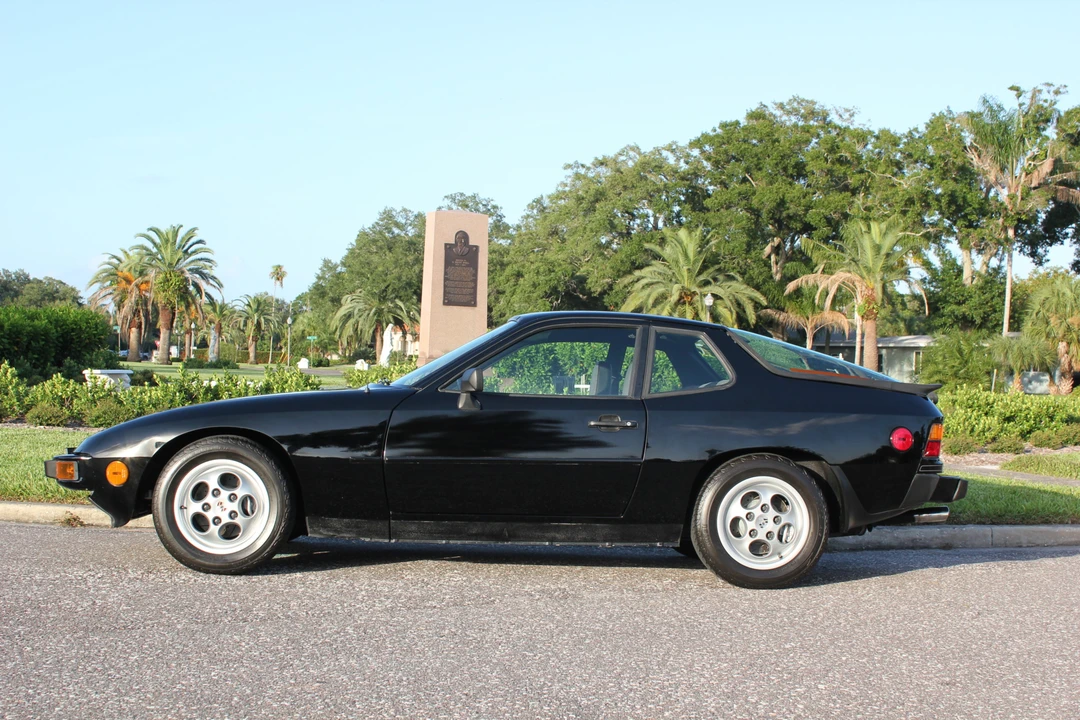 1988 Porsche 924 S - Image 15 of 31