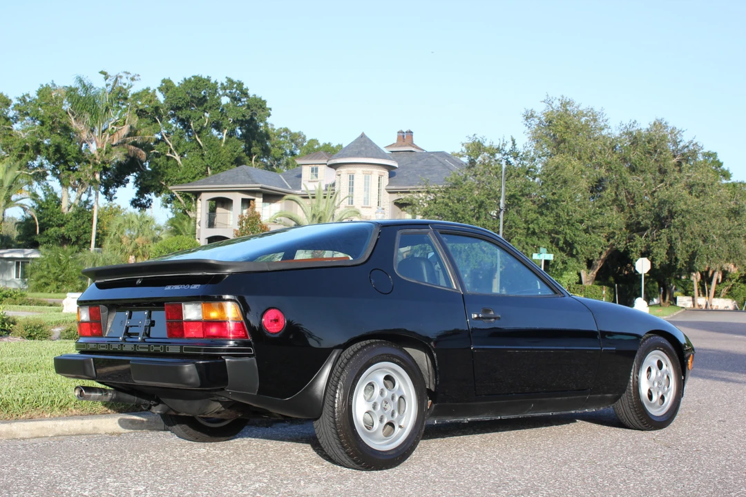 1988 Porsche 924 S - Image 8 of 31