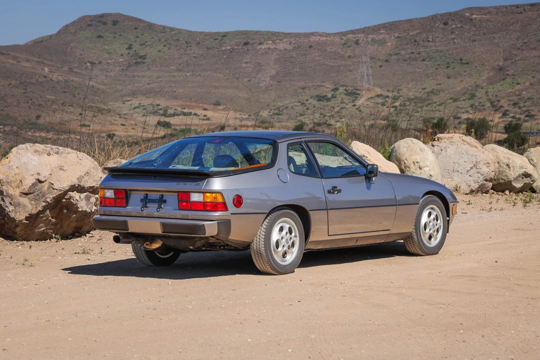 1988 Porsche 924 S - Image 11 of 31