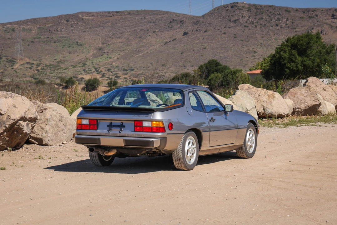 1988 Porsche 924 S - Image 12 of 31