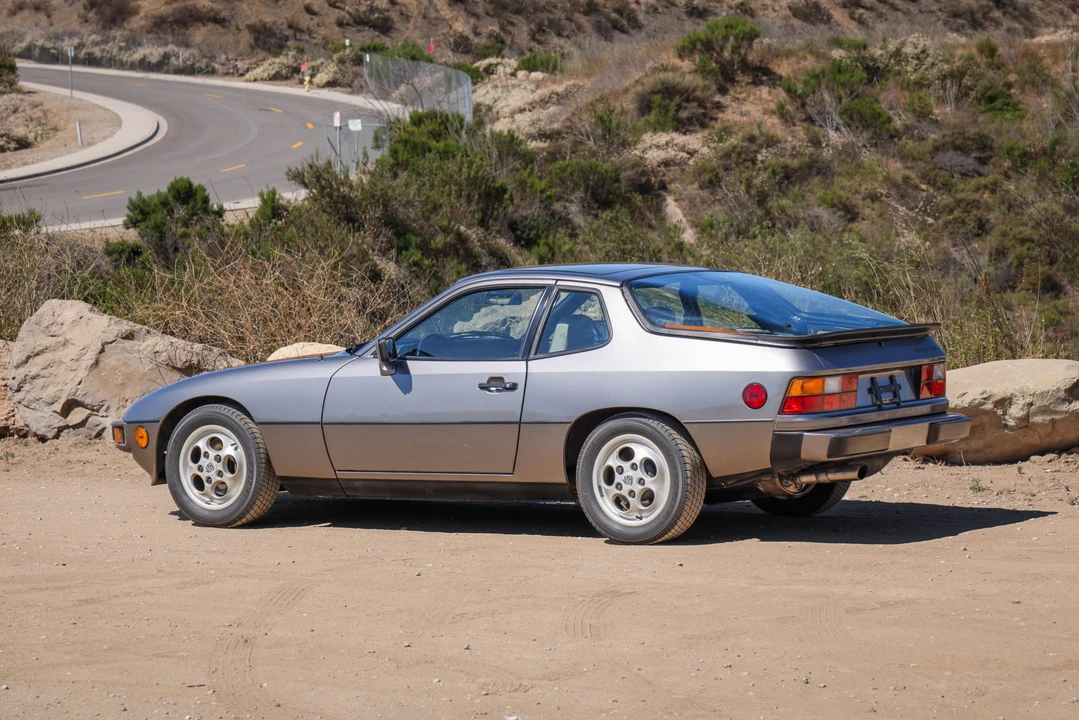 1988 Porsche 924 S - Image 16 of 31