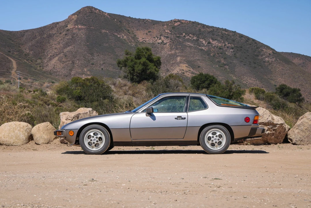 1988 Porsche 924 S - Image 17 of 31