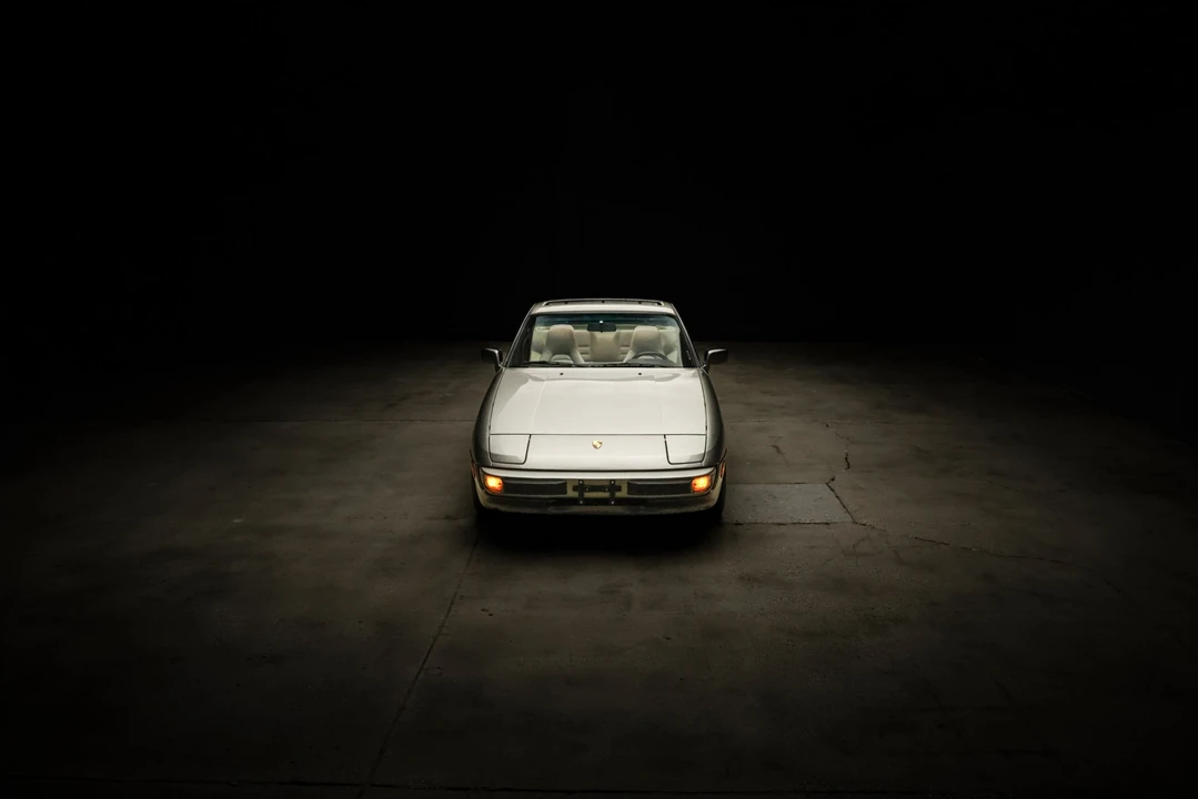 1988 Porsche 924 S - Image 6 of 31