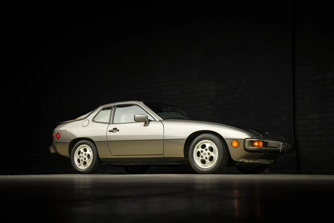1988 Porsche 924 S - Image 16 of 31