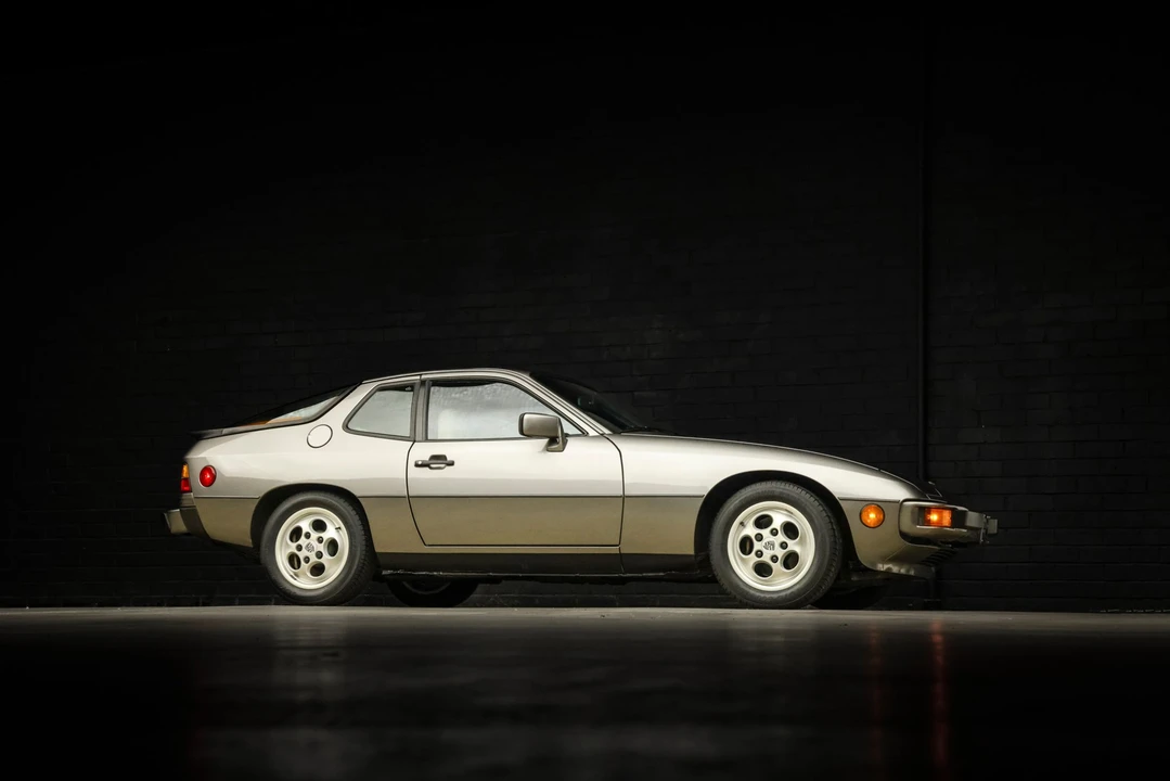 1988 Porsche 924 S - Image 17 of 31