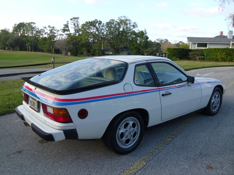 1988 Porsche 924 S - Image 8 of 31