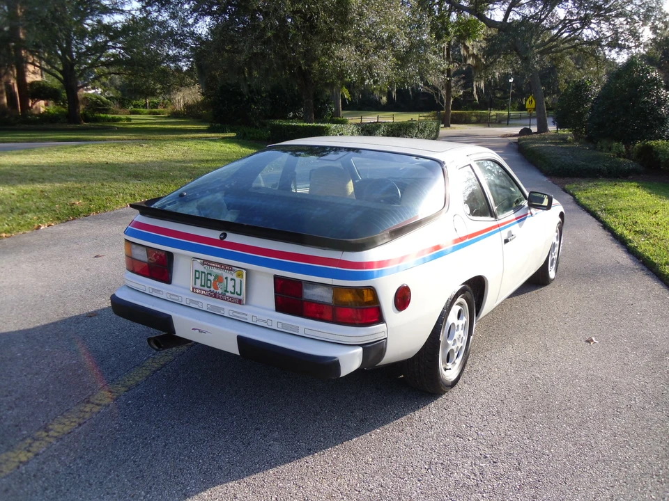 1988 Porsche 924 S - Image 7 of 31
