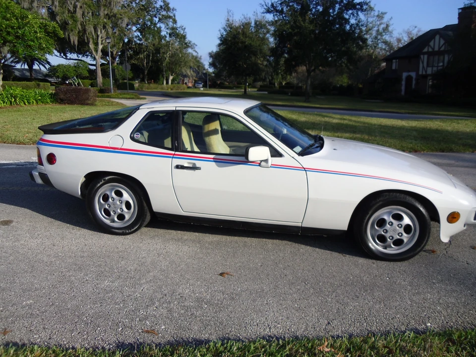 1988 Porsche 924 S - Image 10 of 31
