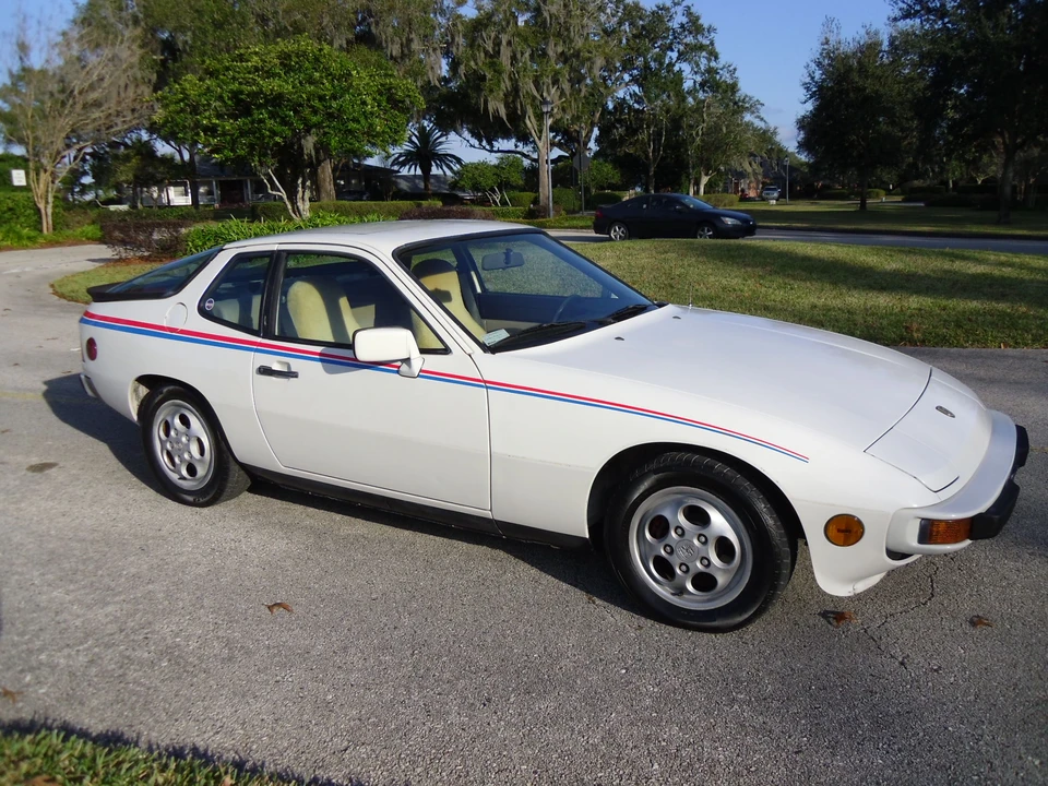 1988 Porsche 924 S - Image 11 of 31