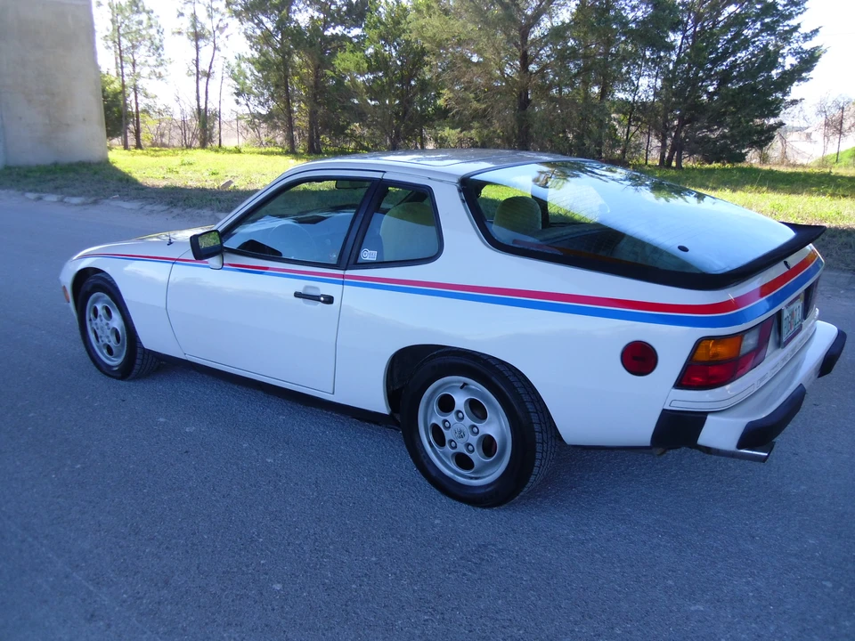 1988 Porsche 924 S - Image 14 of 31