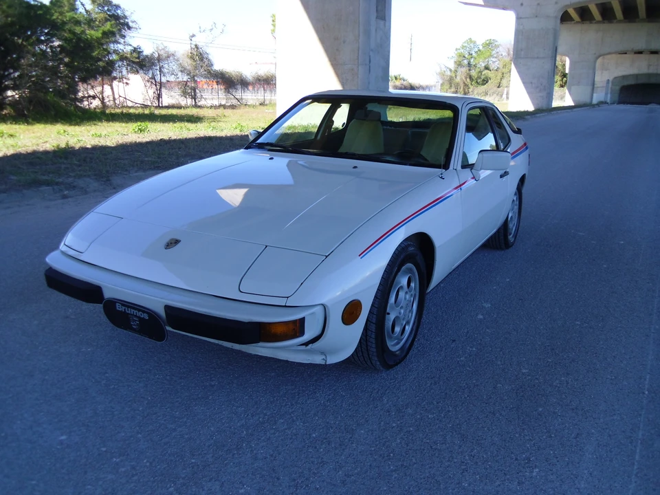 1988 Porsche 924 S - Image 13 of 31