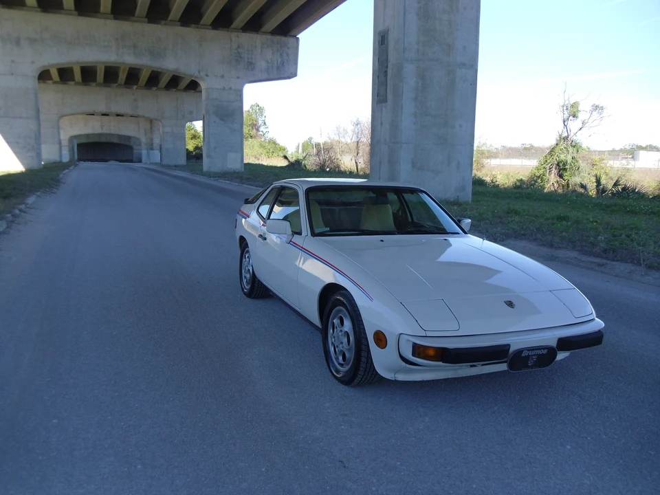 1988 Porsche 924 S - Image 20 of 31