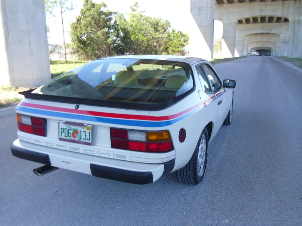 1988 Porsche 924 S - Image 18 of 31