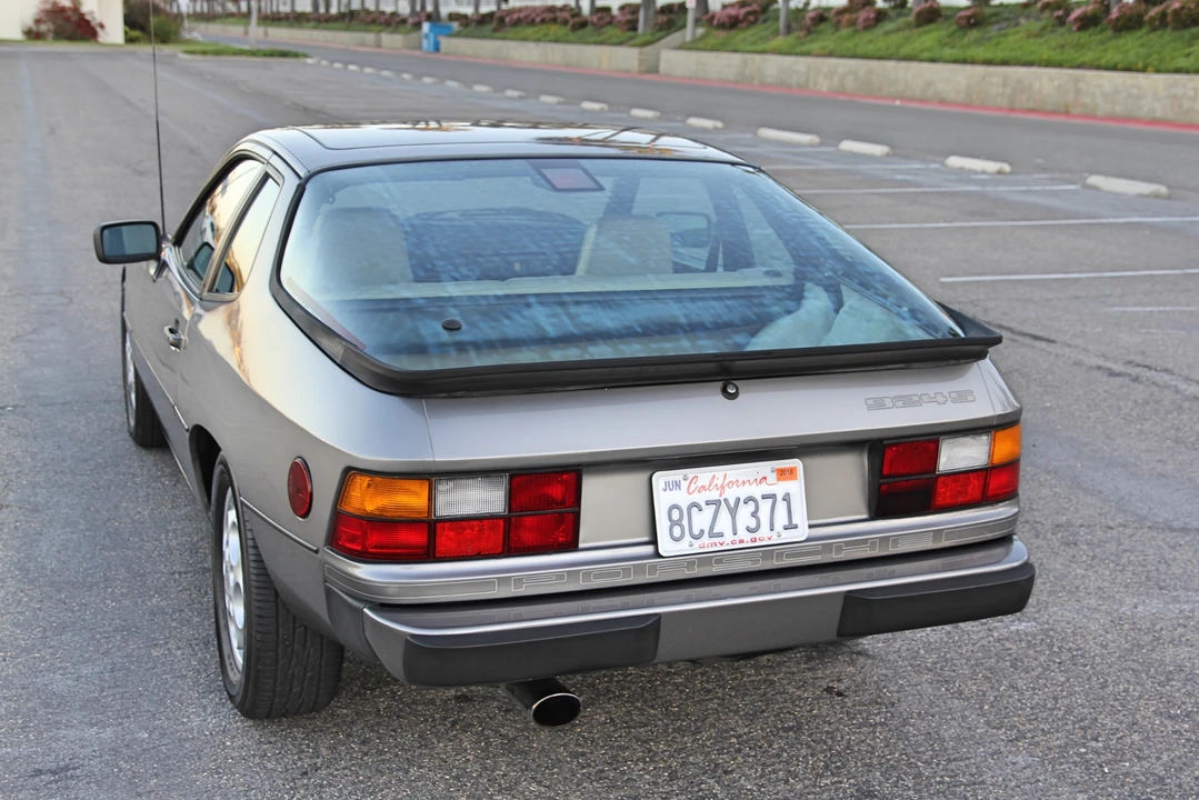 1988 Porsche 924 S - Image 15 of 31