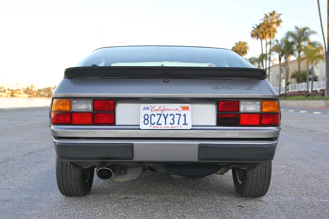 1988 Porsche 924 S - Image 16 of 31
