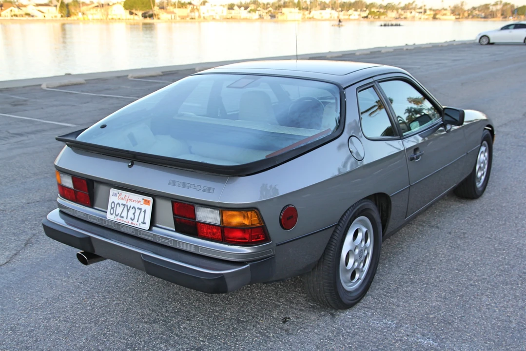 1988 Porsche 924 S - Image 18 of 31