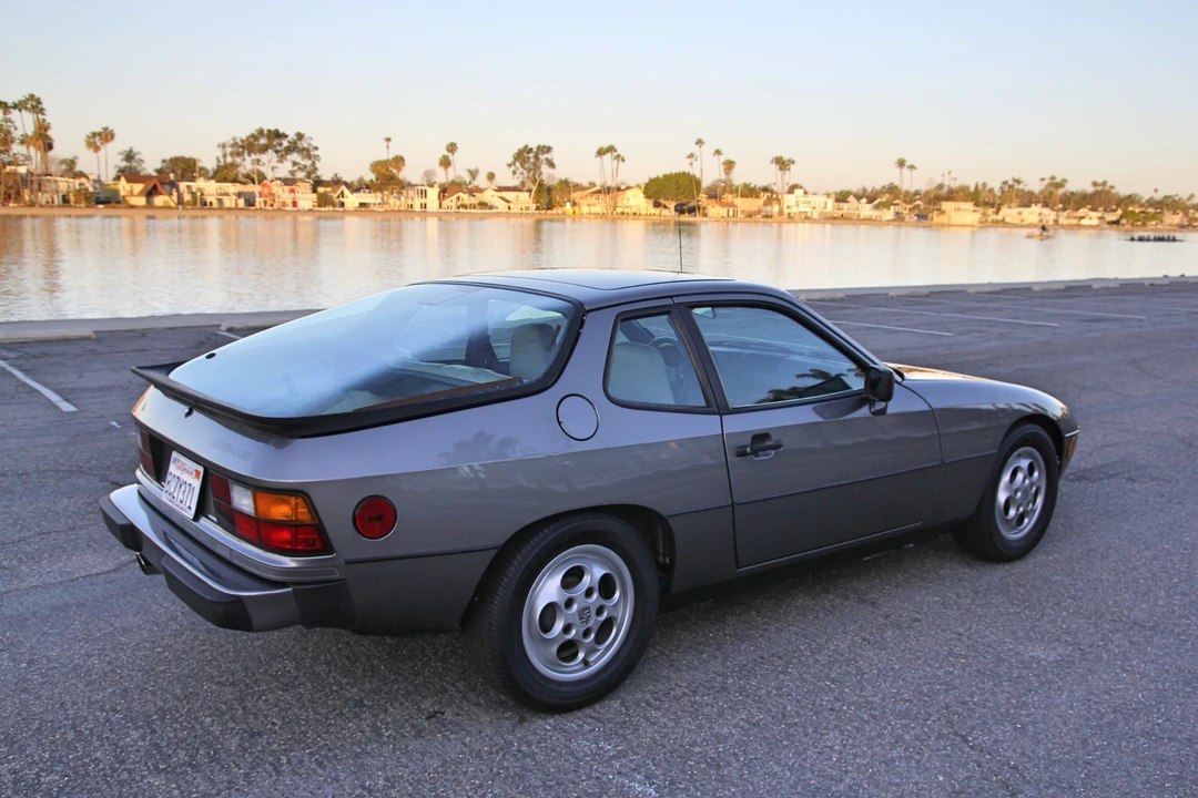 1988 Porsche 924 S - Image 19 of 31