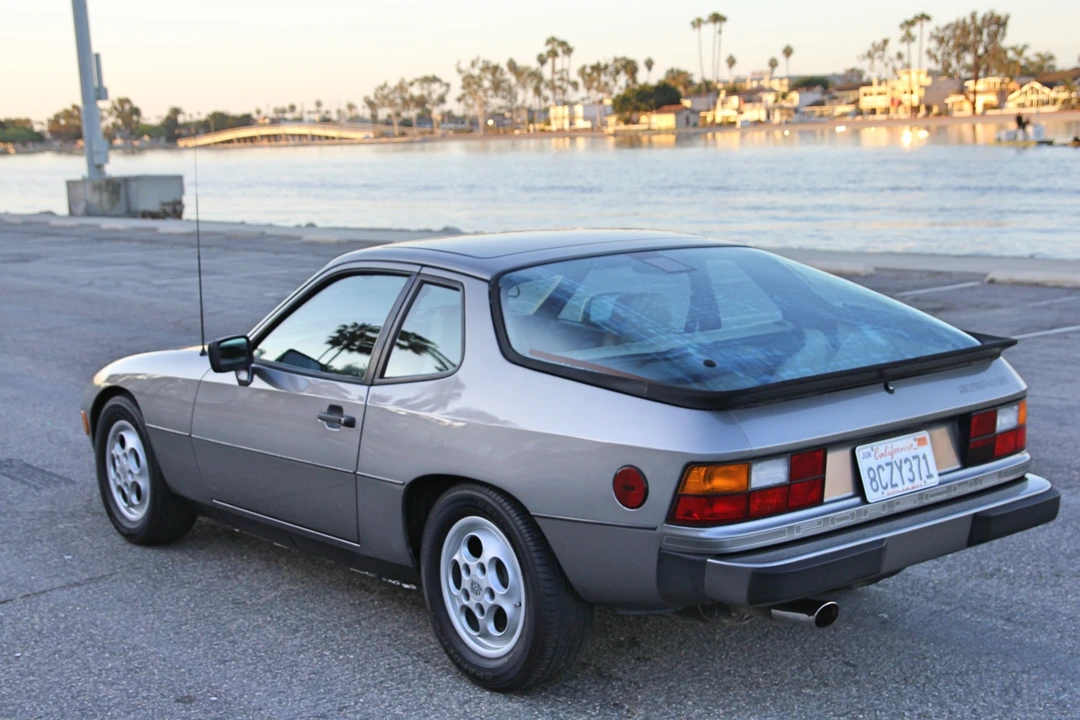 1988 Porsche 924 S - Image 11 of 31